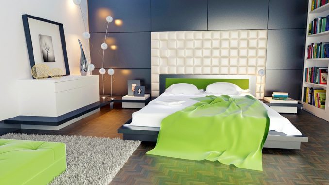 Ein helles Schlafzimmer mit grünen Deko-Elementen